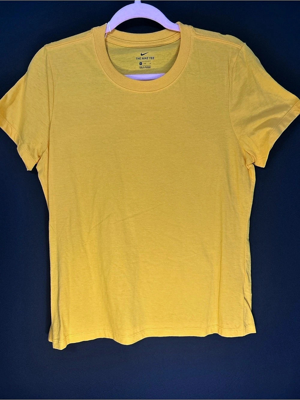 Nike The Nike Tee Short Sleeve Tee in Yellow Medium Like New